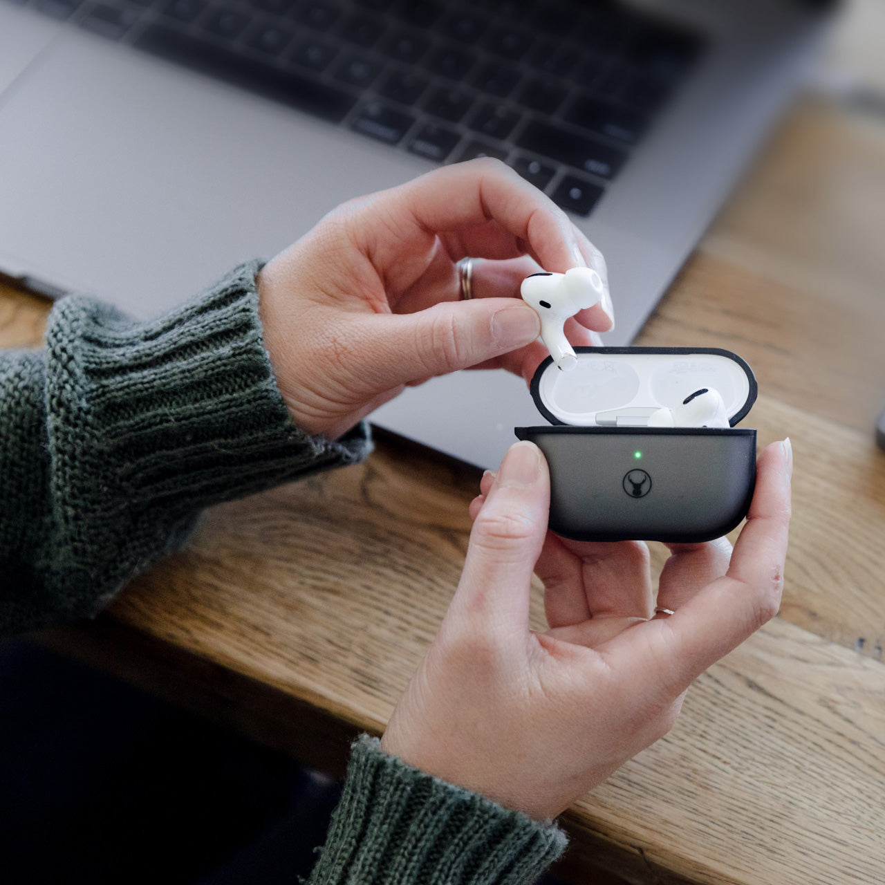 AirPods & AirPods Pro Cases